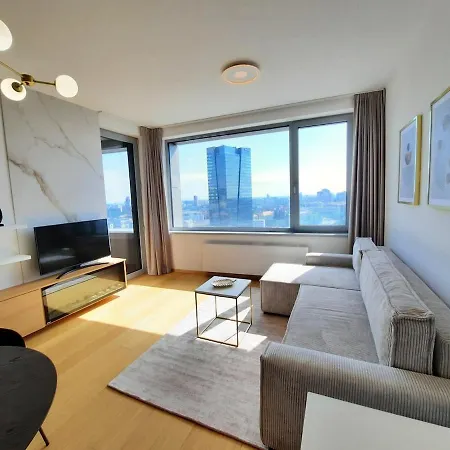Διαμέρισμα 18th Floor Skyline View With Fireplace And Free Parking *