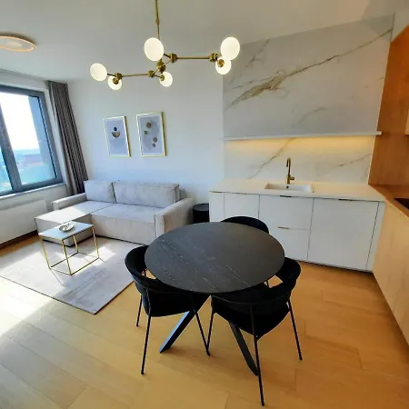 18th Floor Skyline View With Fireplace And Free Parking Διαμέρισμα *