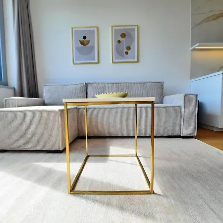 Διαμέρισμα 18th Floor Skyline View With Fireplace And Free Parking Μπρατισλάβα