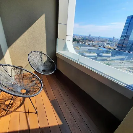 Διαμέρισμα 18th Floor Skyline View With Fireplace And Free Parking Μπρατισλάβα
