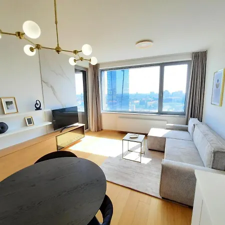 Διαμέρισμα 18th Floor Skyline View With Fireplace And Free Parking Μπρατισλάβα