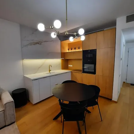 18th Floor Skyline View With Fireplace And Free Parking Διαμέρισμα *