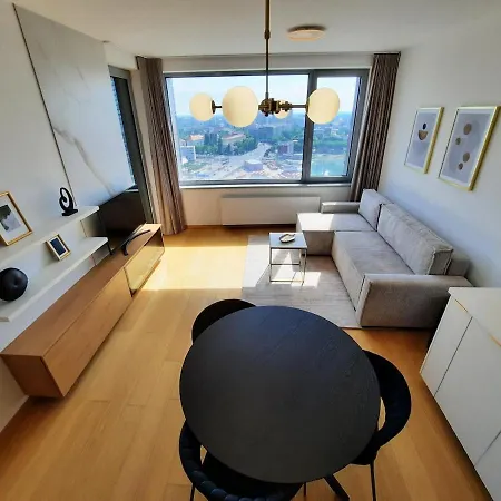 Διαμέρισμα 18th Floor Skyline View With Fireplace And Free Parking